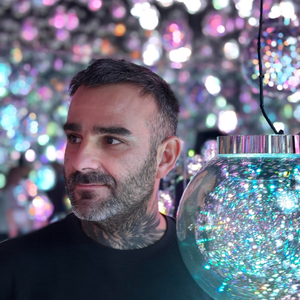 Portrait of Julien Jimenez, founder of InvoiceNudgr